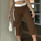 Pantalón cargo capri estilo deportivo