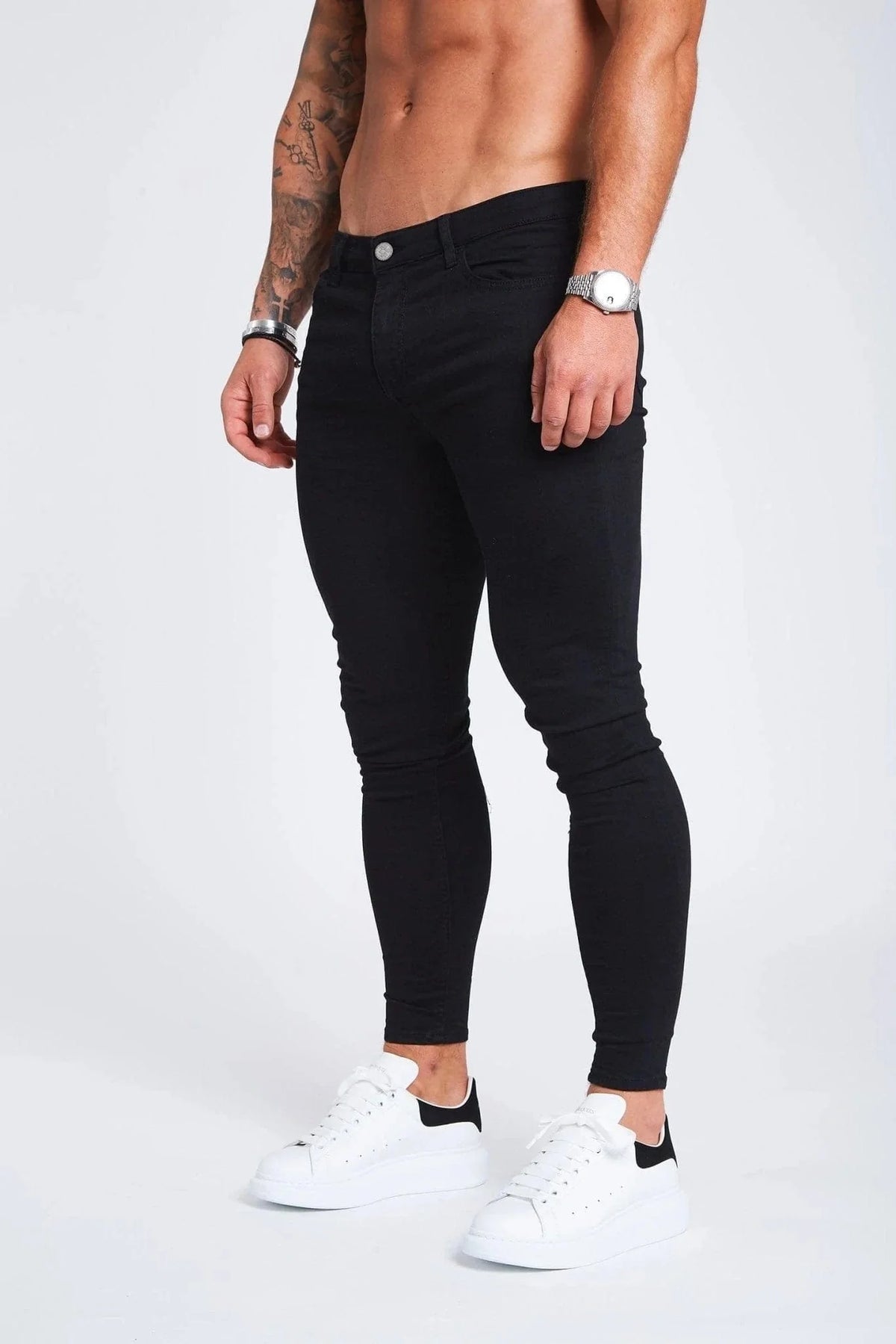 PANTALONES VAQUEROS AJUSTADOS NEGROS